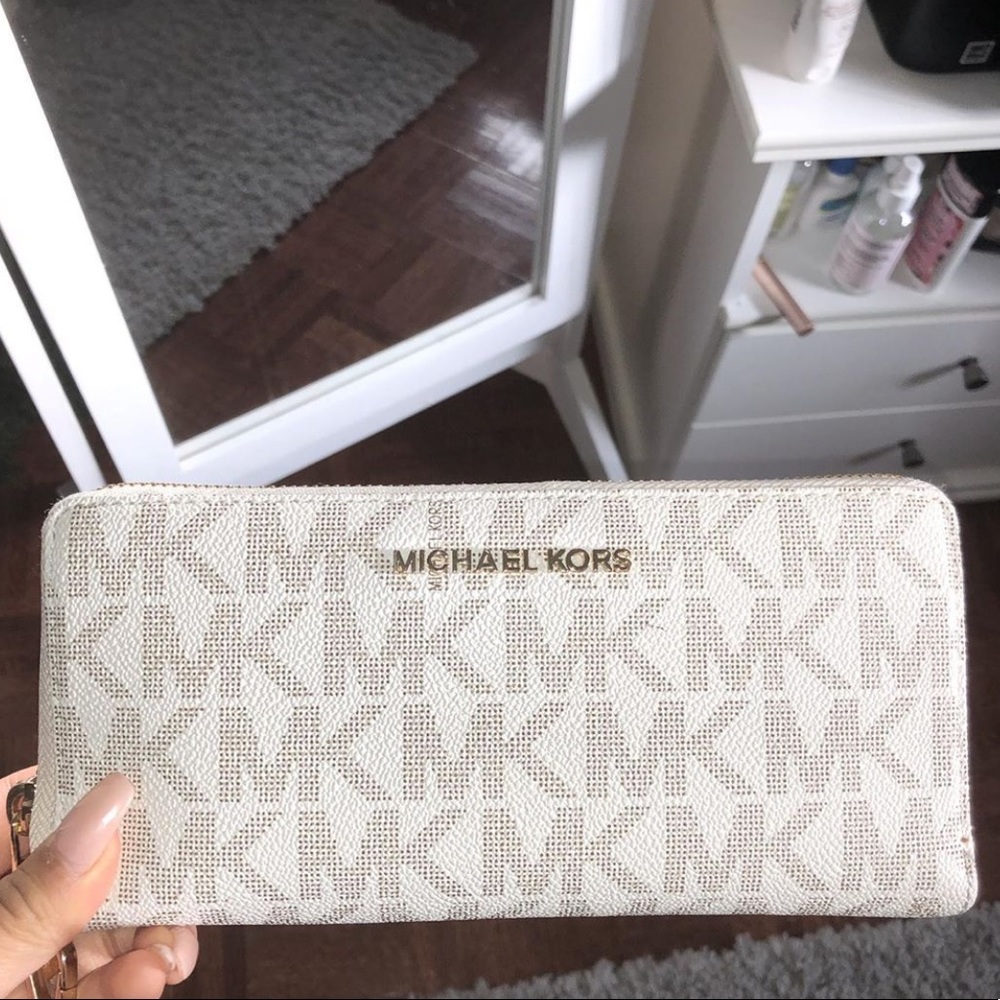 Michael Kors wallet